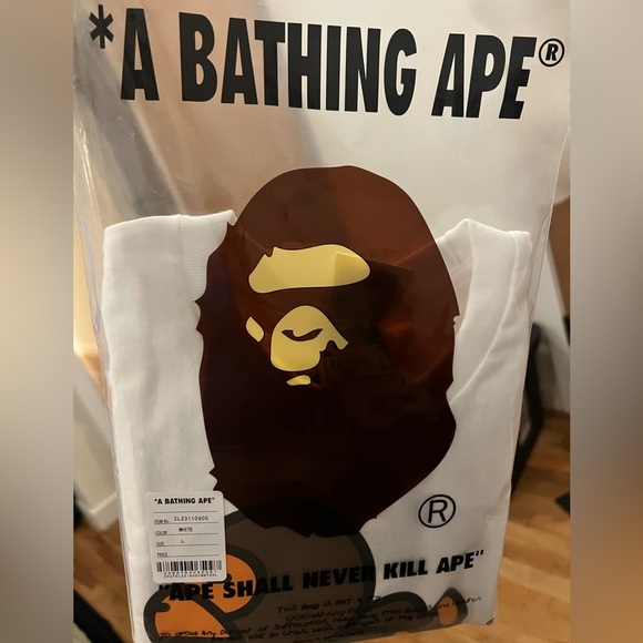 A Bathing Ape | Van Gogh | Baby Milo | Graphic T-Shirt | Medium | New - Picture 8 of 8